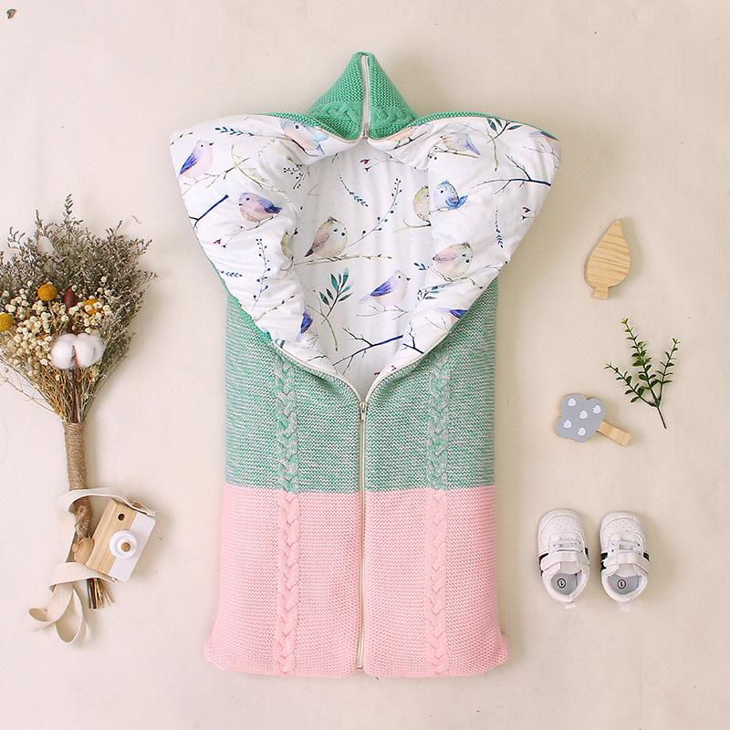 Baby sleeping bag, thickened anti-kick sleeping bag with zipper, suitable for babies aged 0-24 months.