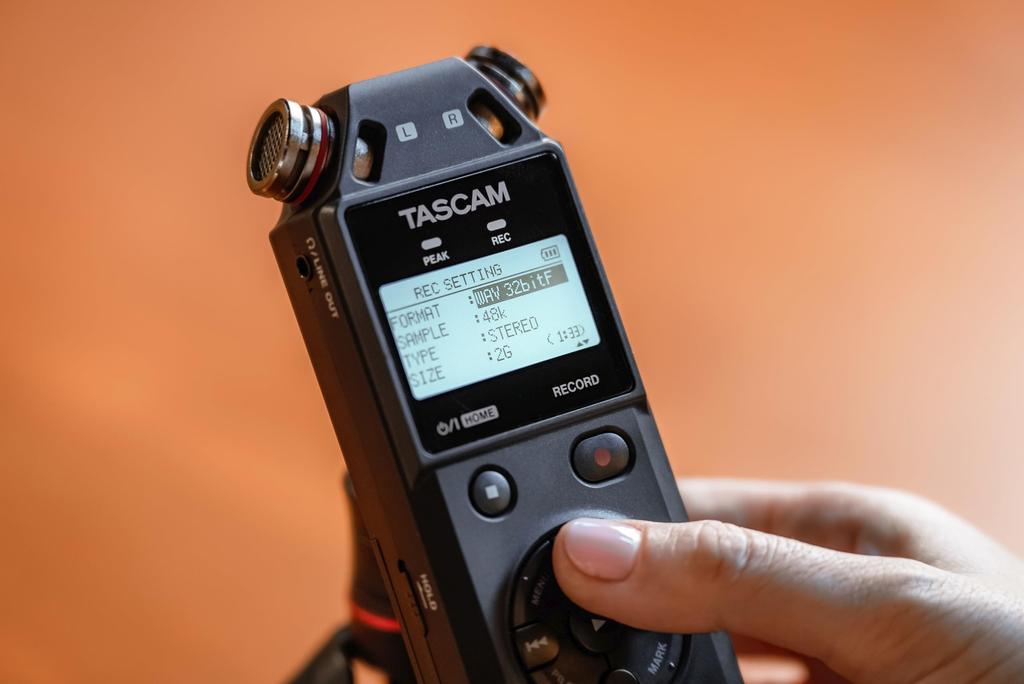 TASCAM Стереопортативный рекордер с функцией записи с плавающей точкой DR-05XP 32-битный