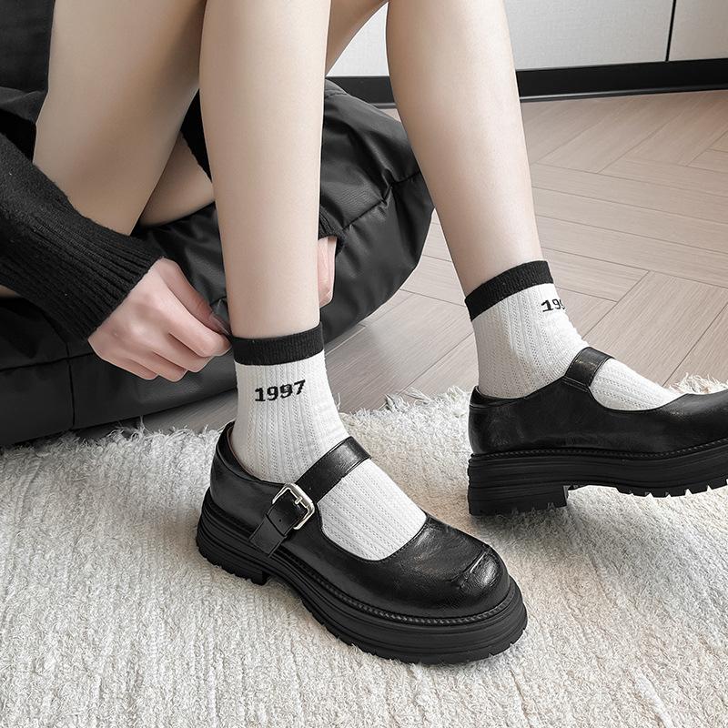 Ретро британский стиль, туфли Мэри Джейн с круглым носком и неглубоким вырезом, женские туфли на толстой подошве с ремешком на подъеме, черные кожаные туфли
