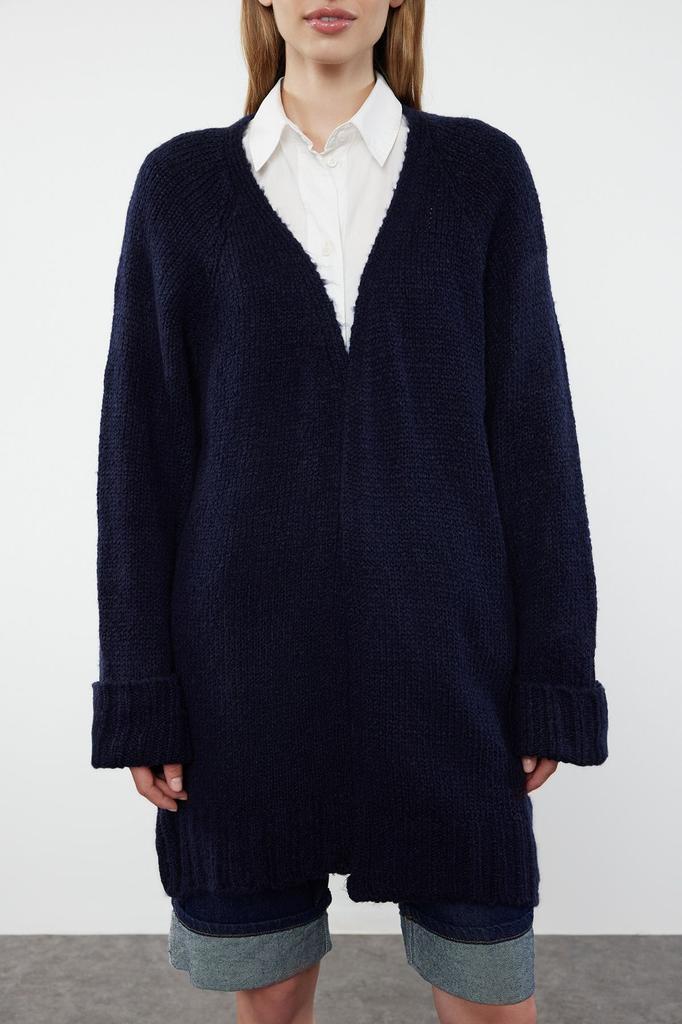 Women's Fashionable Stylish Cardigan Black Wide Fit Soft Textured Knitwear Cardigan