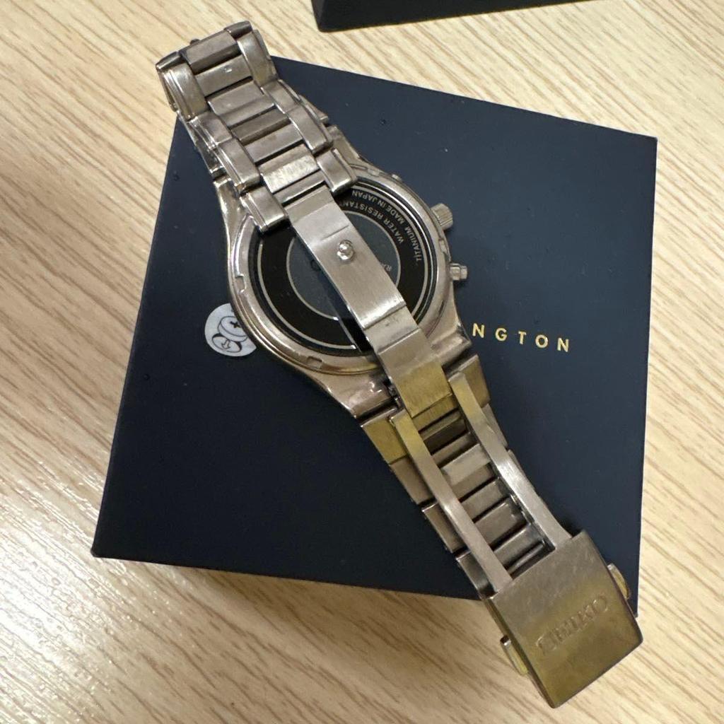 Б/у титановые солнечные радиочасы SEIKO SPIRIT 7B22-0AD0