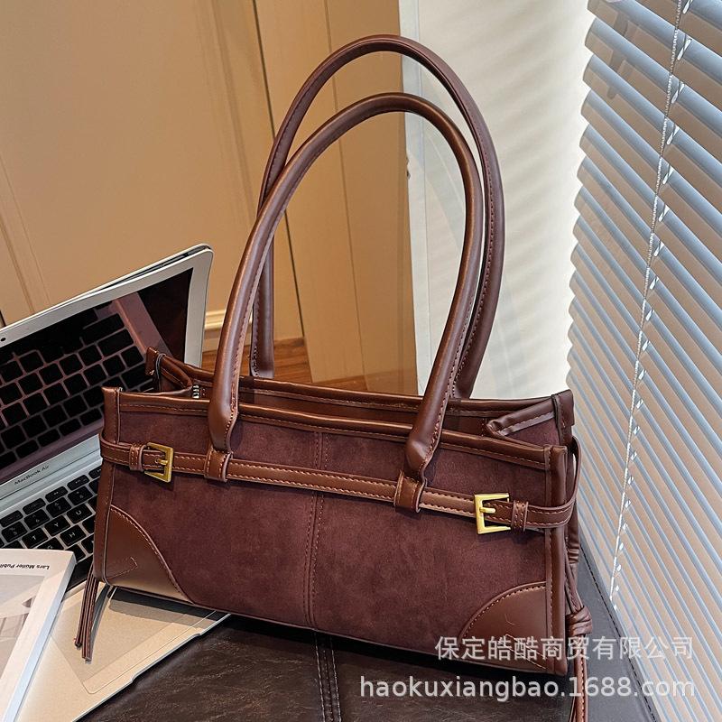 Замшевая сумка женская осень и зима 2025 новая ретро матовая сумка-мессенджер высокого класса в зарубежном стиле портативная сумка-тоут