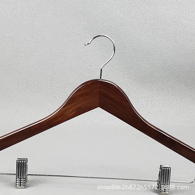 Высококачественные деревянные вешалки для костюмов, вешалка для брюк из массива дерева с вырезами для плеч для пиджака