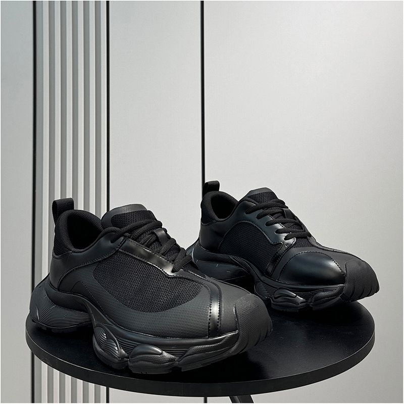 Толстая платформа Сетчатый верх Дышащие спортивные туфли для мужчин Дешевая ликвидация Бег Оригинальный модный дизайнер Мужские повседневные кроссовки
