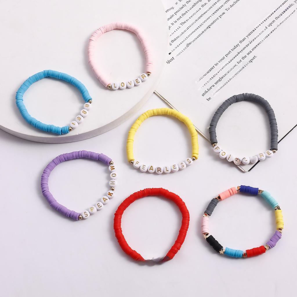 Браслет из полимерной глины для поклонников Тейлор Свифт: Красочный европейский и американский стиль с персонализацией английским именем