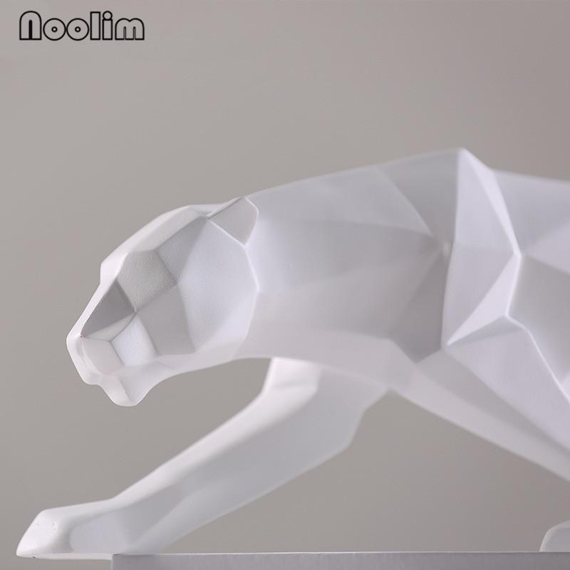 Geometric Gold Panther Sculpture – Resin Leopard Statue for Office, Home, or Bar Decor