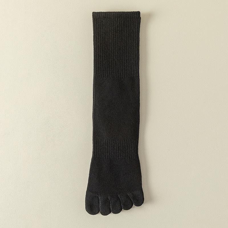 Men's Split-Toe Knee-High Socks - Breathable, Sweat-Wicking, Solid Color, Anti-Athlete's Foot, Ideal for Spring and Autumn Sports.
