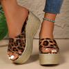 Модные сандалии на танкетке с толстой подошвой с леопардовым принтом для женщин, модные шлепанцы на массивной платформе, женские летние с открытым носком, нескользящие пляжные шлепанцы