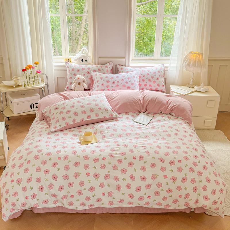 Romantic Floral Love Heart Duvet Cover Queen 4 Pcs Kawaii Strawberry Bedding Set For Girl Teen Reversible Pink Comforter Cover