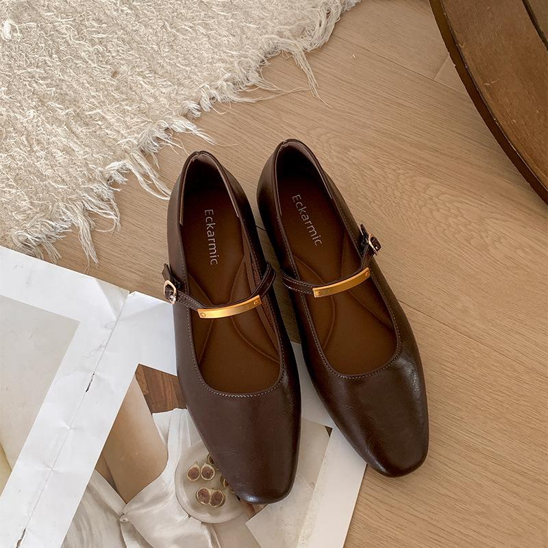 Модные ретро туфли с плоским дном и небольшим вырезом, женские кожаные туфли 2025 года, новые весенне-осенние туфли Мэри Джейн на французской мягкой подошве