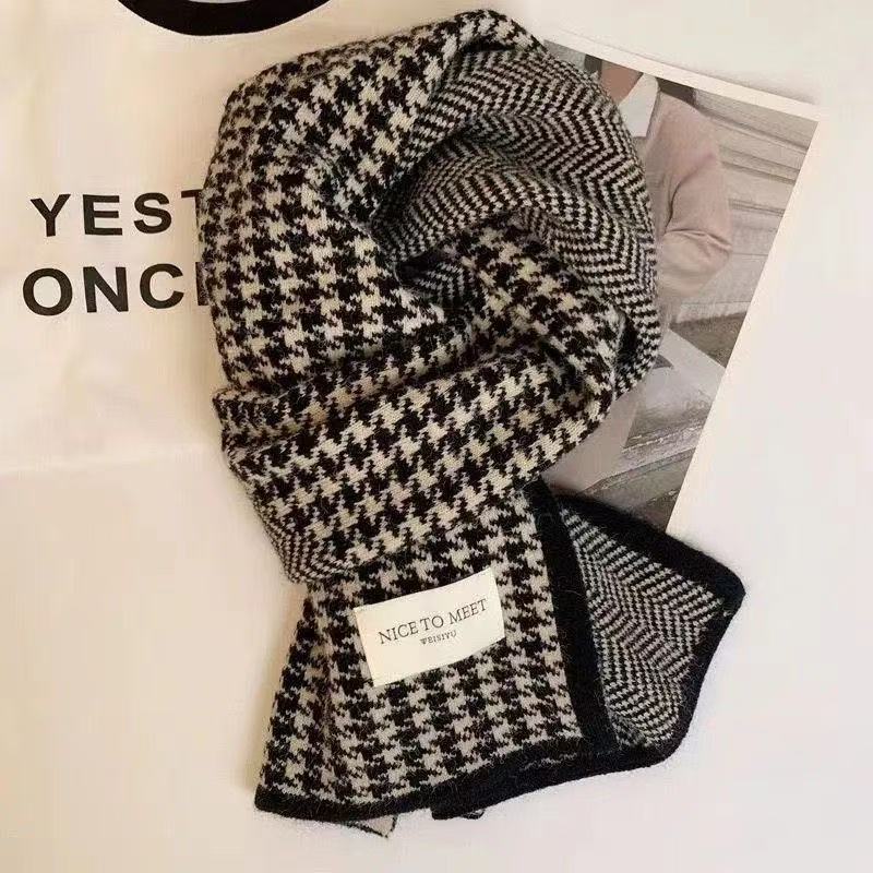 Korean version of cute puppy knitted wool scarf women's winter atmosphere versatile embroidery warm student scarf neck protection