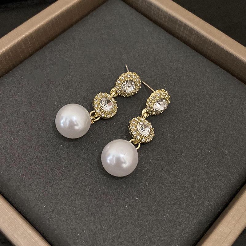 Elegant Zircon Pearl French Retro Luxury Earrings 2025