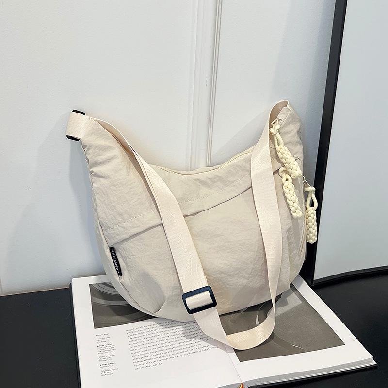 Легкая нейлоновая сумка кроссбоди: Модный дизайн в виде пельменя большой вместимости для женщин