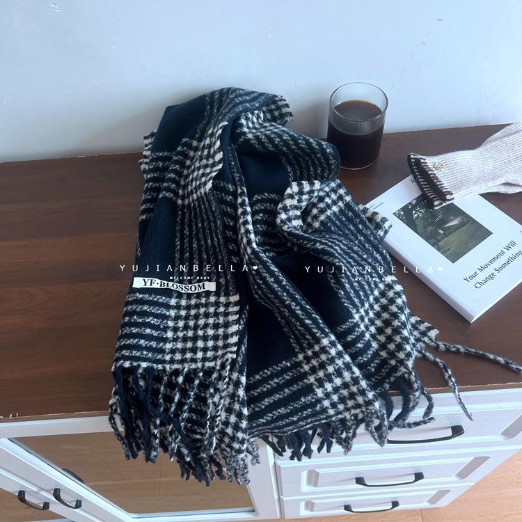 Korean sea salt blue white retro British plaid scarf women's shawl new autumn and winter couple warm scarf