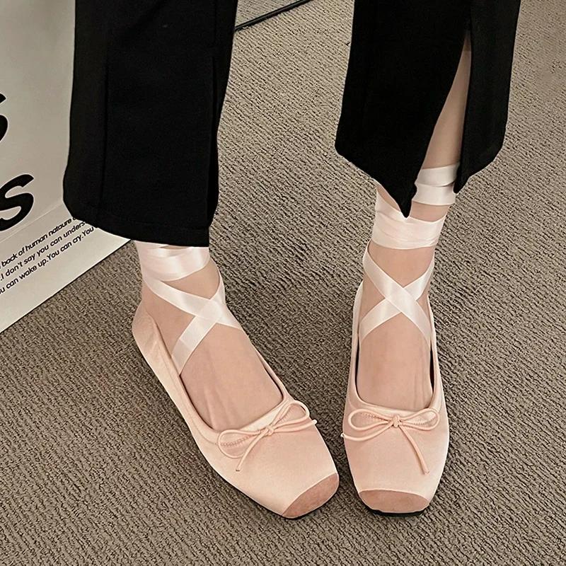 2024 Luxury Lace Tie Leg Satin Silk Ballet Flats Woman Square Toe Bowknot Elastic Band Ballerinas Ladies Wedding Floral Shoes