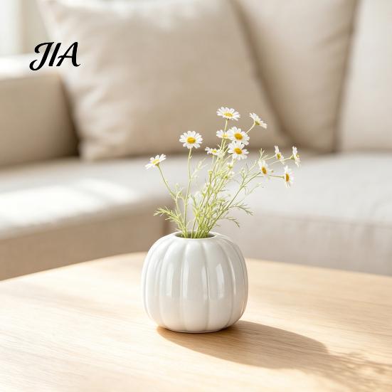 Artistic Vases for Wedding Centerpieces 5.5 Inch Resin White Vase, Modern Minimalist Tabletop Flower Nordic Style Durable Garden Decoration Decorative