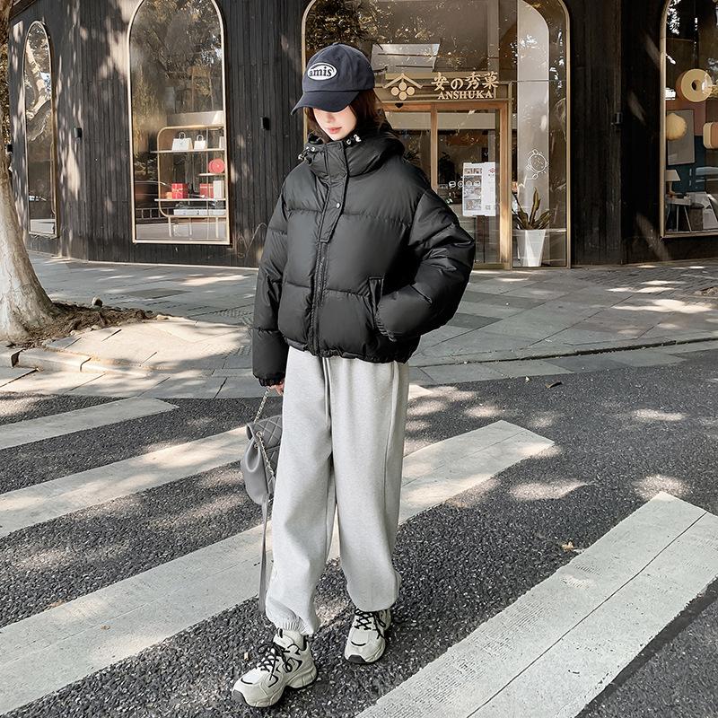 2025 Хлопковая куртка с капюшоном Женская Зимняя Короткая Свободная Приталенная Утолщенная Дизайн Куртка-пуховик