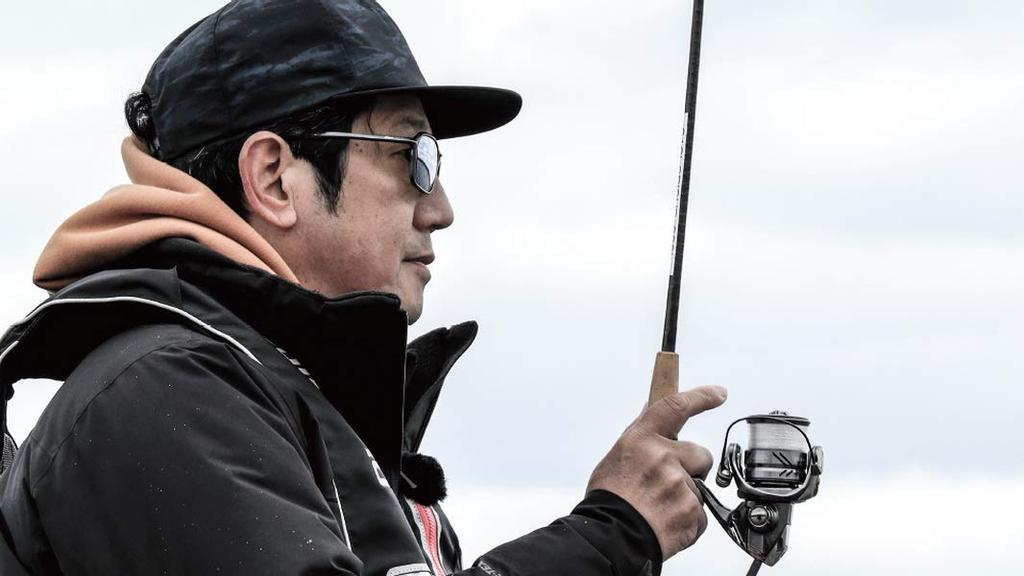 SHIMANO Катушка для спиннинга для автобуса Complex XR 2021 C2000 F4 Bus