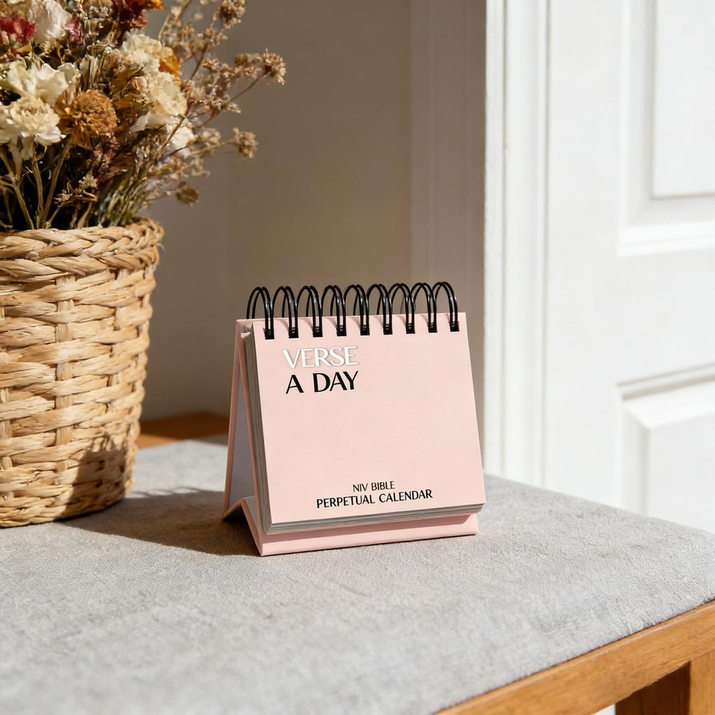 365 стихов для ваших ежедневных размышлений; Позитивные и воодушевляющие религиозные тексты, подходящие как для мужчин, так и для женщин.