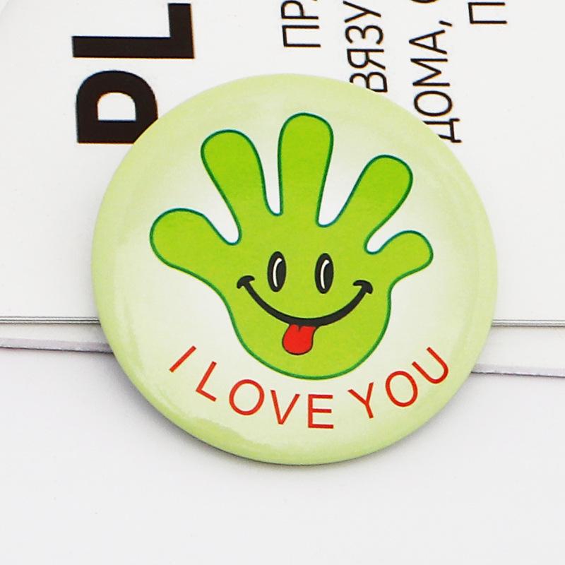 Многоцветный значок с улыбающимся лицом: Брошь-булавка для персонала отеля и детей