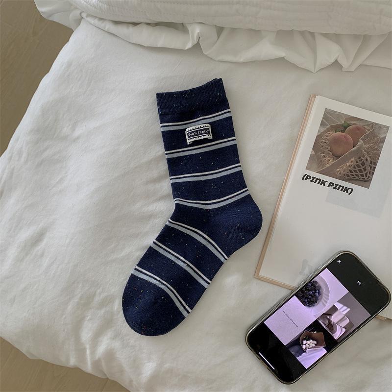 Серия Темно-синий ~ Носки с буквенными этикетками из ткани, Женские носки из чистого хлопка с махрой, в полоску, контрастного цвета, из точечной пряжи, носки до середины икры