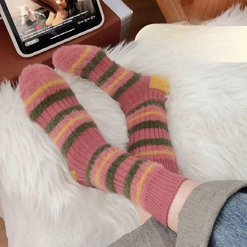 Retro Color-blocking Striped Mink Fleece Socks for Women, Mid-calf Socks for Autumn and Winter, Fleece and Thickened Couple's Long Socks