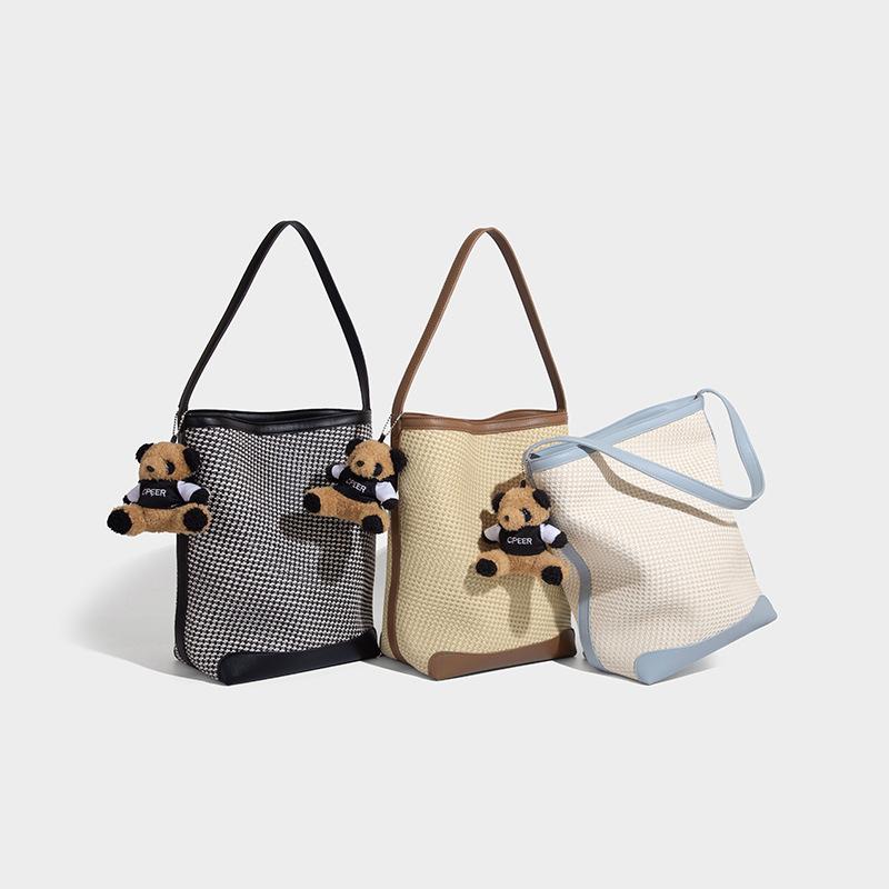 2025 New Korean Style Simple Versatile Woven Shoulder Bag Large Capacity Canvas Bag Fashion Trend Lightweight Bucket Bag
