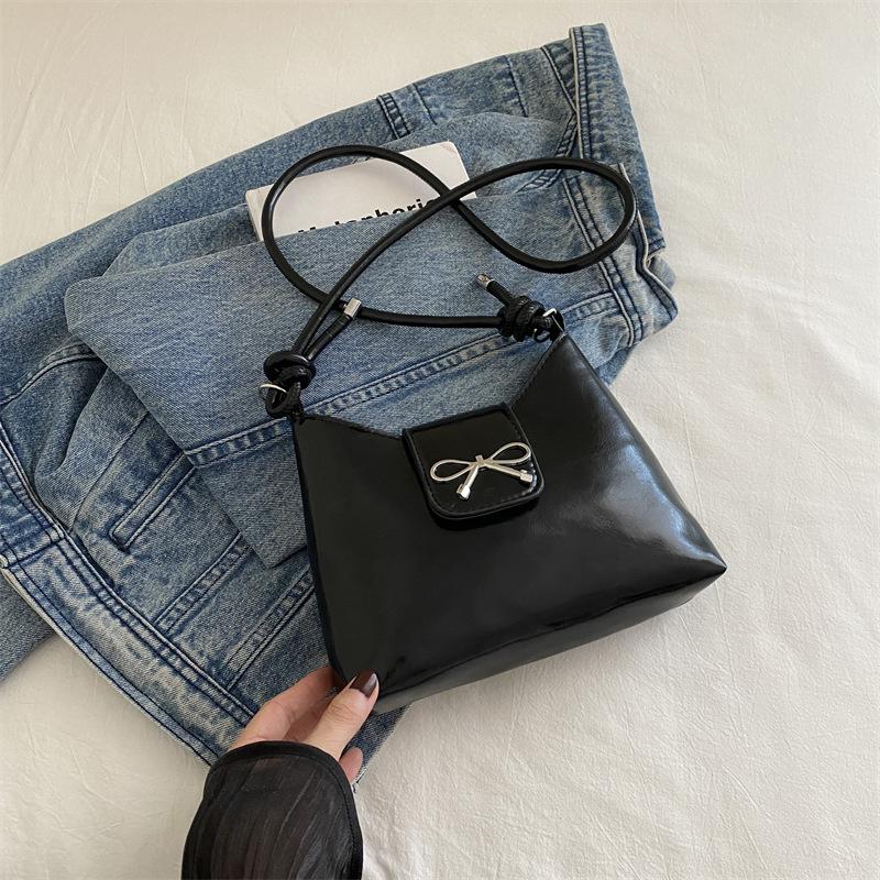 Trendy New Design Bow Armpit Handbag Solid Color PU Leather Bowknot Underarm Bag Sweet Women's Crossbody Bag CLE
