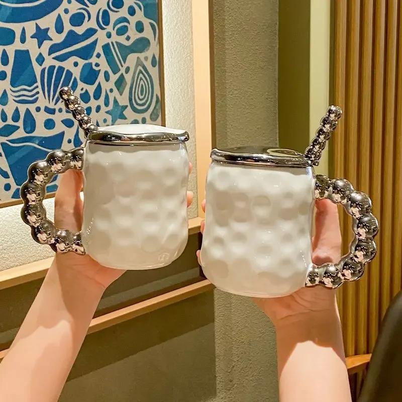 Утолщенная керамическая чашка Premium Feel Mark Cup с крышкой-ложкой, идеальная офисная чашка для девочек, идеальная чашка для питья для дома, кружки для кофе и воды