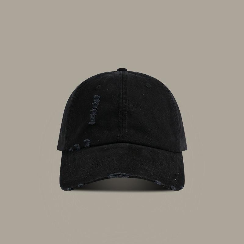 Бейсболка из хлопка в американском стиле с вышитыми буквами в минималистском стиле