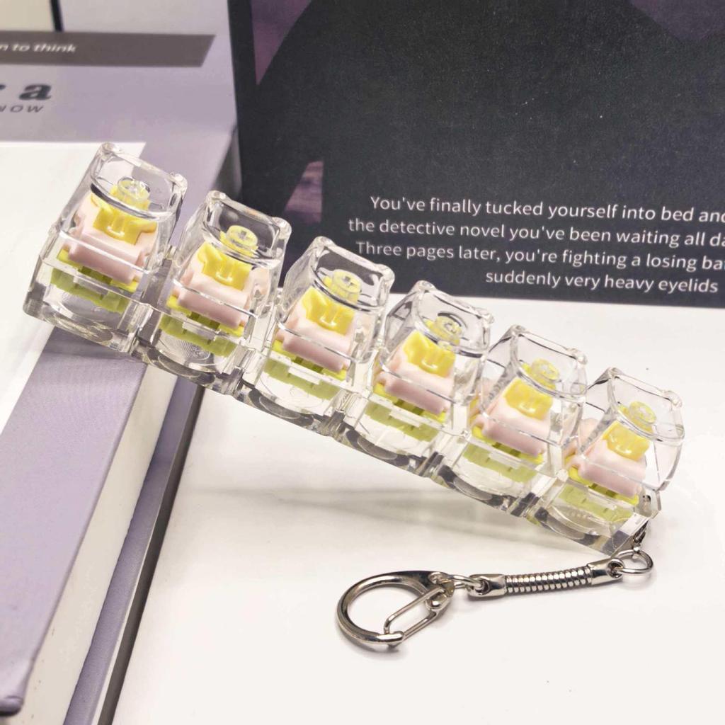 Брелок для ключей в виде бесшумной механической клавиатуры с 5,6 крестовыми переключателями и высокопрозрачными колпачками клавиш; Игрушка-антистресс.