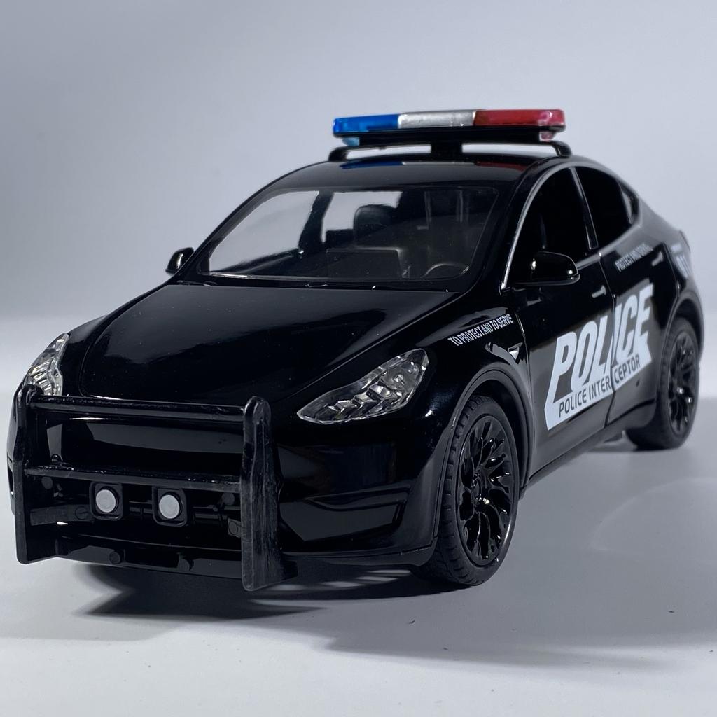 1:24 Модель Y Полицейская Сплавная Литая Модель Автомобиля Звук и Свет Оттяжка Высокая Симуляция Украшение Внутреннее Настольное Украшение Хобби Мальчик