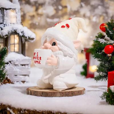 Время кофе! Фигурка гнома, пьющего кофе. Статуэтка гнома-эльфа из смолы. Украшение для дома, офиса, рабочего стола.