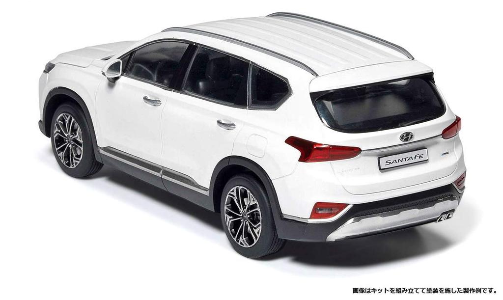 Academy Hyundai Santa Fe 2018 Snap Kit Plastic Model Kit 15135 1/24
