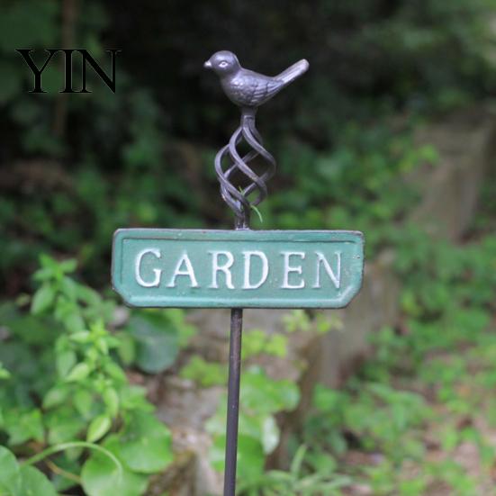Decorative Flower Bed Edging Retro Bird Garden Stake, Metal Sign Rustic Heavy Duty Stakes Yard Decoration with Stake for Bed, Lawn Ground Piles