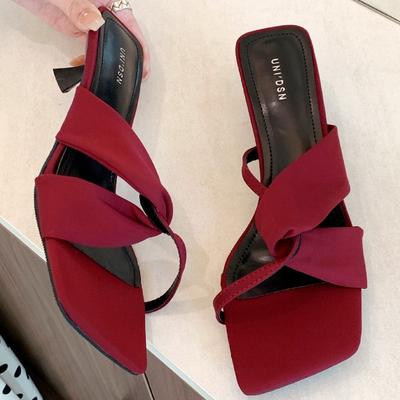 Модные женские сандалии с квадратным носком и узким ремешком, лето 2025, с открытым носком, на тонком каблуке, шлепанцы, модные, элегантные, удобные туфли на высоком каблуке