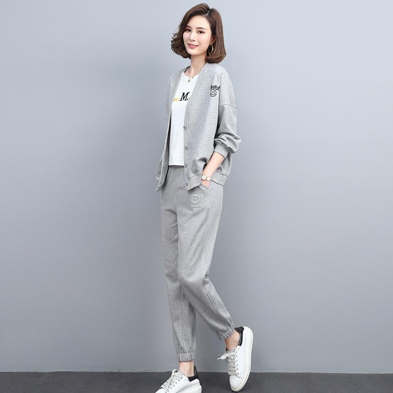 Women's Stylish Spring/Autumn 2024 Age-Reducing Casual Two-Piece Sweater Suit