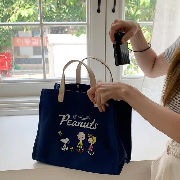 Peanuts Officially Licensed Snoopy Tote Bag_ScanTote