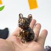 Фигурка собаки из эпоксидной смолы с кристаллами в современном минималистичном дизайне. Идеально подходит для декора дома, офиса, в качестве подарка