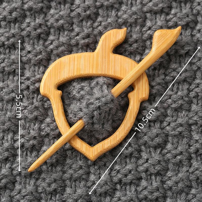 Brooch Pin with Woodenanimal Pattern