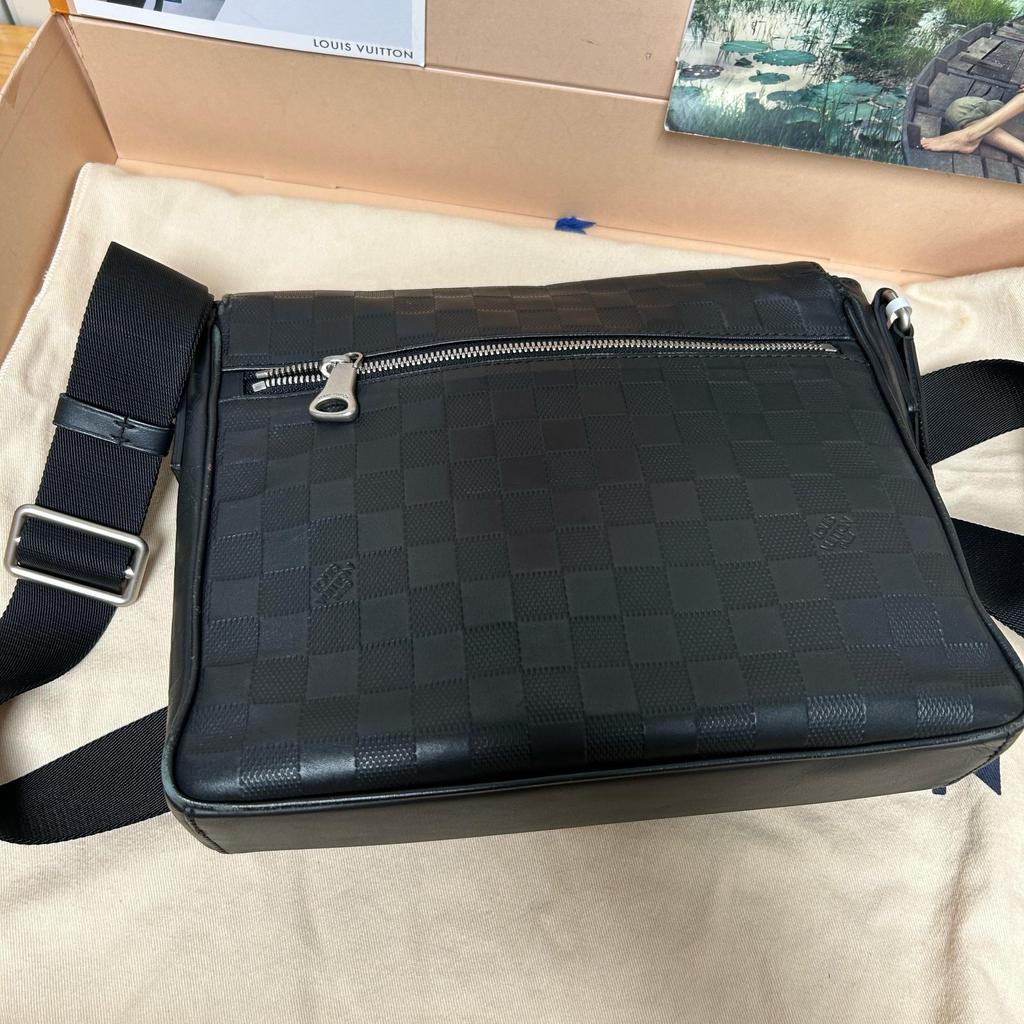 [Pre-Owned] District PM Damier Infini Leather Crossbody Shoulder Bag Small - Excellent #9FXNLV