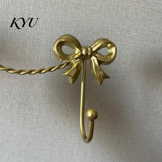 Decorative Metal Hanger Iron Art Bow Triple Hook, Wall Mounted Hanger, French Cream Style Home Accessories Gold Organizer for Entryway Bathroom