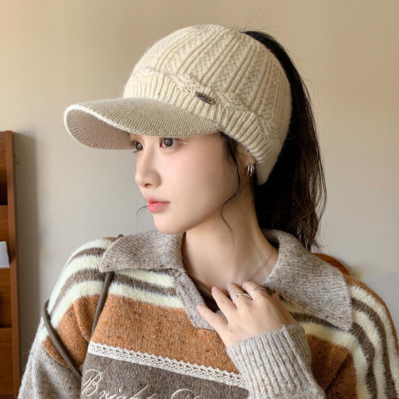 New Winter Plush Ear Protecting Peaked Cap for Women Korean Style Versatile Empty Top Ponytail Warm Baseball Hat