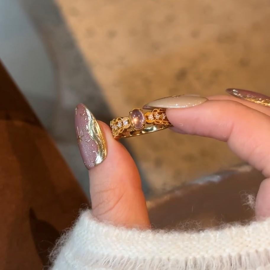 Кольцо-погремушка с имитацией древнего аметиста, женское, легкое, роскошное, высокого класса, нишевое, уникальное, изысканное, модное, универсальное кольцо