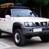 Основание крепления прожектора на капот, совместимое с Nissan Patrol 3.0 GR Y61 97-04 и Nissan Safari Y61.