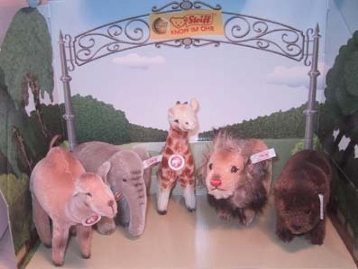 Мировой лимитированный набор Steiff 5 фигурок животных Издание 2006 года «Зоопарк» - (Жираф, Слон, Лев, Верблюд, Медведь)"