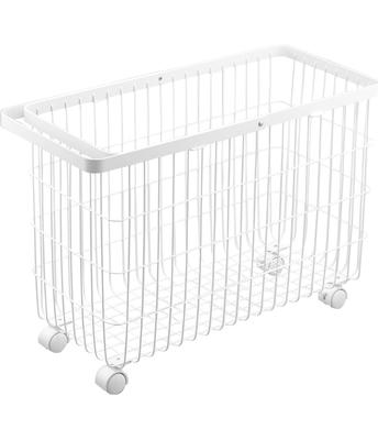 Корзина для белья Yamazaki Jitsugyo с роликами, широкая и низкая, белая, приблизительная. Ш54,5 x Г25 x В37,5 см (При использовании ручки Прибл.. Высота 65,5 см) Башня 6627 Прачечная