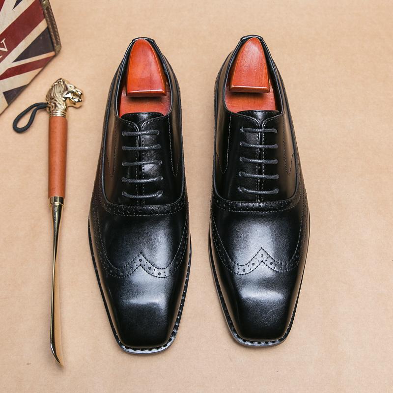 2024 New Men Classic Retro Lace Up Oxfords Shoes Men Pointed Business Dress Office Leather Shoes Men Fashion Wedding Party Shoes