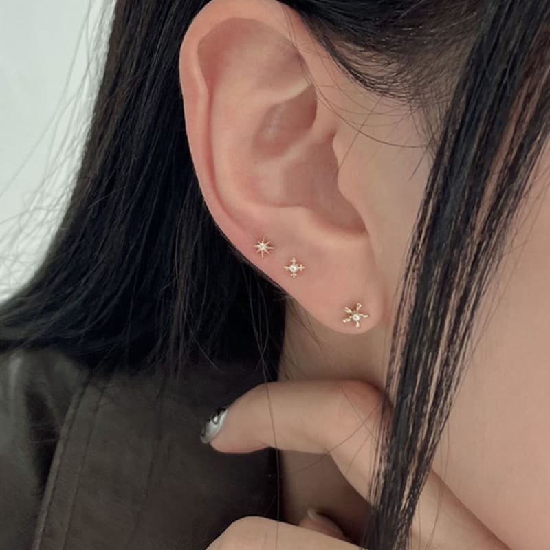 youngglow 14k pearl flora piercing