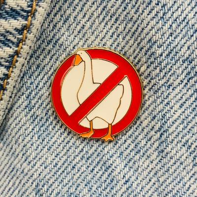 Новая эмалированная булавка «Гусь», забавные гуси, металлический соединитель, подарок на день рождения, 1 шт.